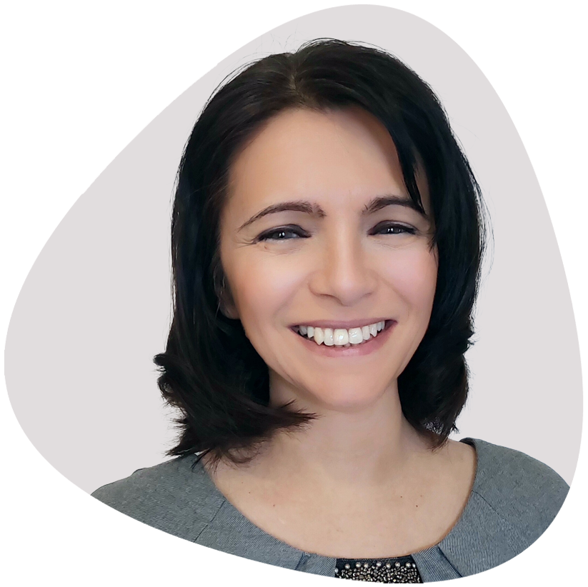 Moln&aacute;r Vikt&oacute;ria