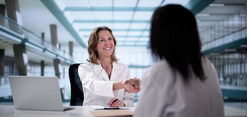 Milyen egy j&oacute; fejvad&aacute;sz c&eacute;g?