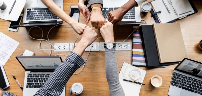 Az egy&uuml;ttműk&ouml;d&eacute;s &eacute;s csapatfejleszt&eacute;s lehetős&eacute;gei