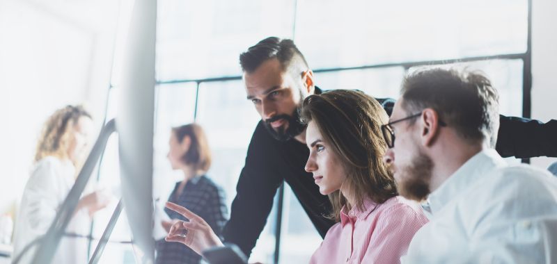 Rendrakásból új szolgáltatás? A munkaügyi analízis csomagunk „születésének” története