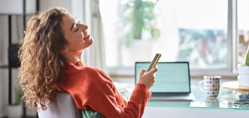 Tudatos jelenlét a munkahelyen: Hogyan segíti a mindfulness a kiégés megelőzését és a teljesítmény növelését?